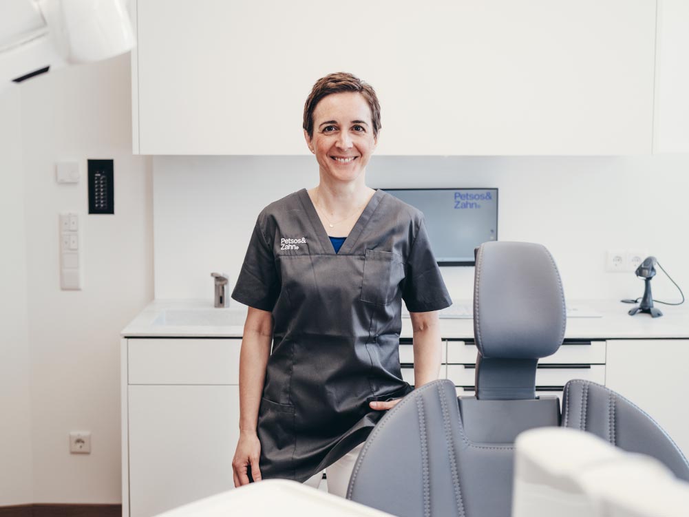 Zahnärztin Dr. Carolin Petsos